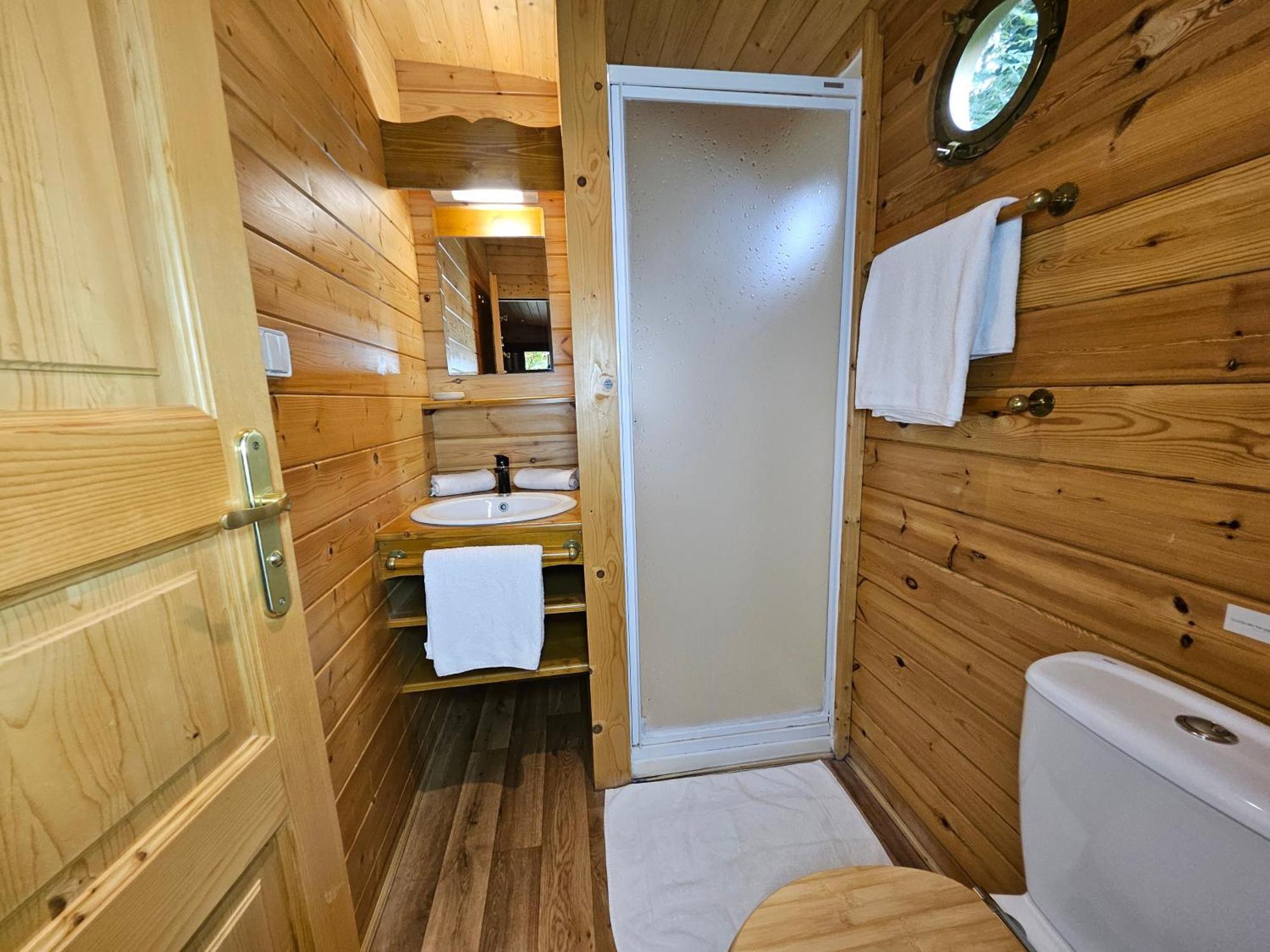Le Roulottes Du Petit Gouffre De Padirac Avec Spa ภายนอก รูปภาพ