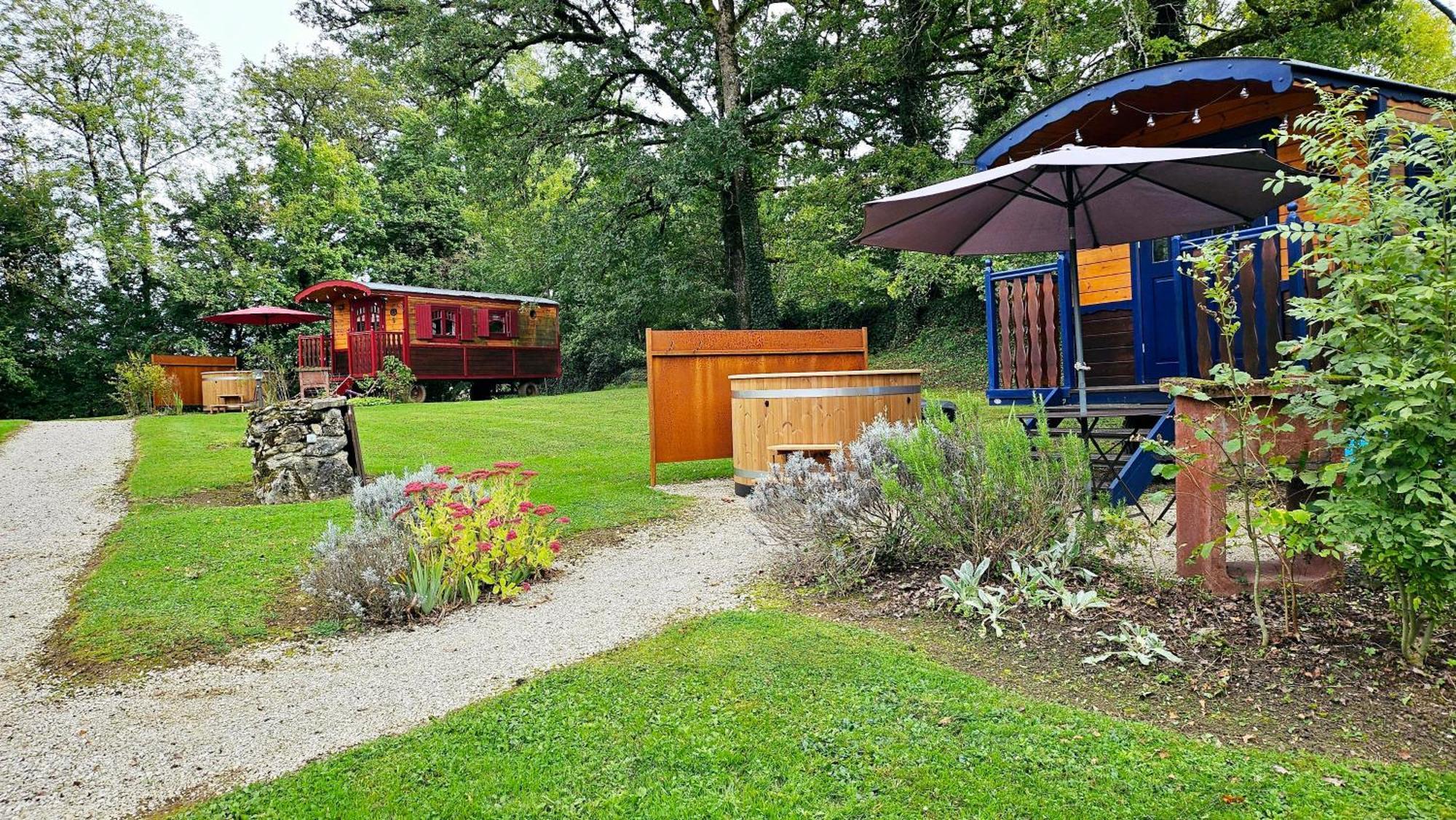 Le Roulottes Du Petit Gouffre De Padirac Avec Spa ภายนอก รูปภาพ
