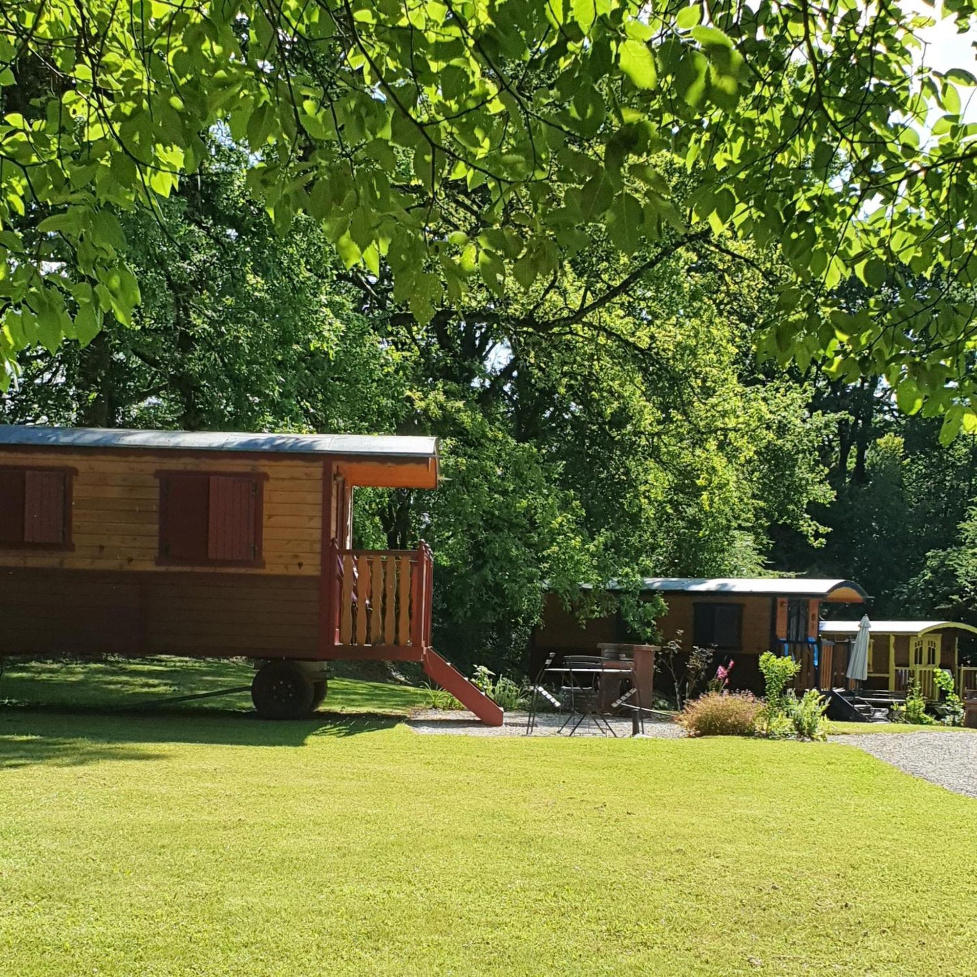 Le Roulottes Du Petit Gouffre De Padirac Avec Spa ภายนอก รูปภาพ